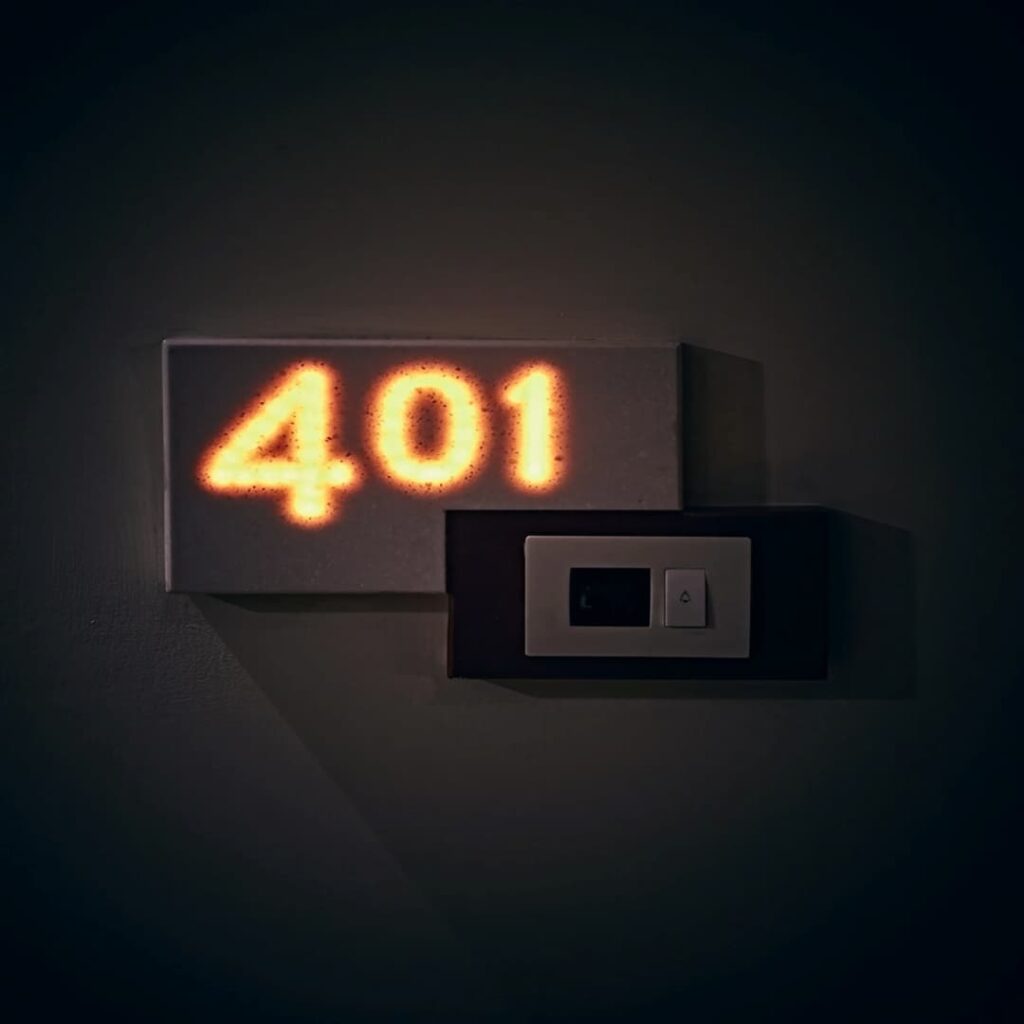 A photo of the letters 401.